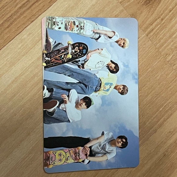 Taehyun photocard + group members, txt, TOMORROW X TOGETHER, - Picture 3 of 4